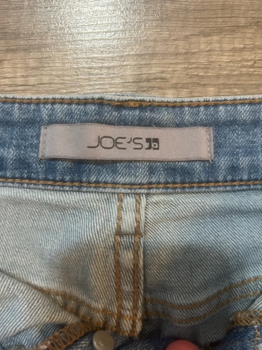 Joe’s Jeans Women’s Denim Button Front Denim Shorts With Frayed Hem  size 28